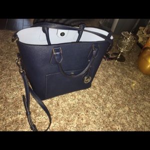 Micheal Kors purse